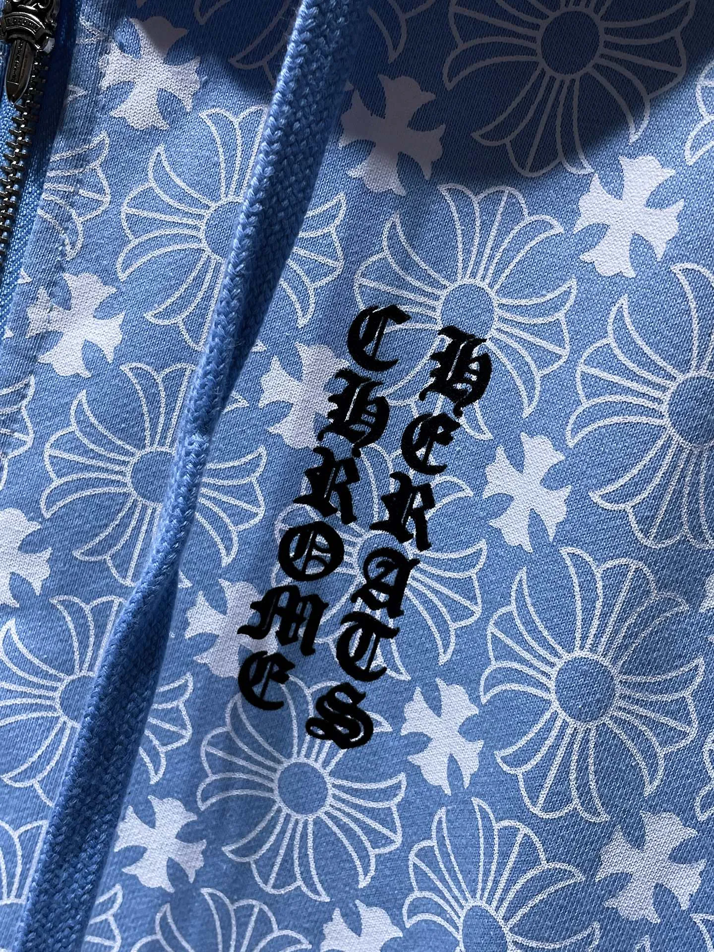 P260 Chrome Hearts Autumn and Winter 2025 Counter Synchronization ❤️ Chrome Hearts Horseshoe Dark Pattern Logo Blue Zipper Sweater Improved Customized Version 1:1 High Weight High Quality Fabric Recommended Colors: Customized Blue Customized Green Customized Orange Sizes: S, M, L, XL